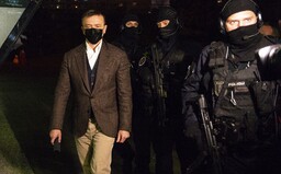 Prečo nemal Haščák na rukách putá, keď ho viedli do Penty? Polícia reaguje na lamentovanie verejnosti
