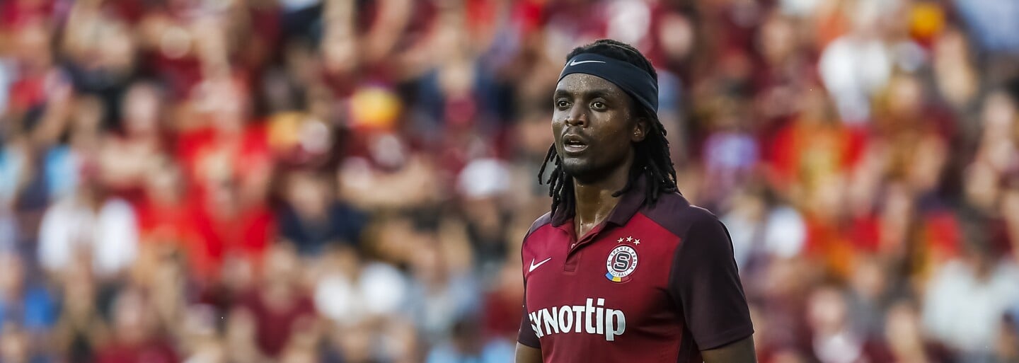 Před 20 lety lítaly na africké hráče v Česku banány. Je náš fotbal pořád plný rasismu?