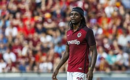 Před 20 lety lítaly na africké hráče v Česku banány. Je náš fotbal pořád plný rasismu?