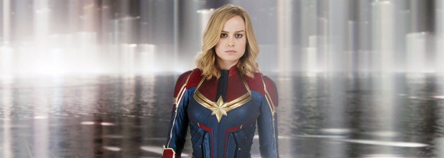 Před a po CGI: Vytvářeli schopnosti Captain Marvel i muži s plamenomety?