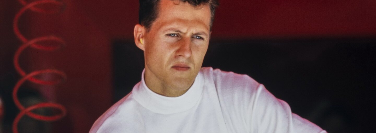 Před dvaceti lety se Michael Schumacher zapsal do historie pátým vítězstvím mistra světa v řadě