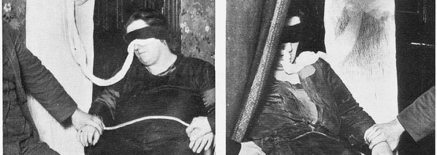 Pred rituálmi s mŕtvymi sa vyzliekla do naha. Bola poslednou britskou čarodejnicou alebo podvodníčkou?