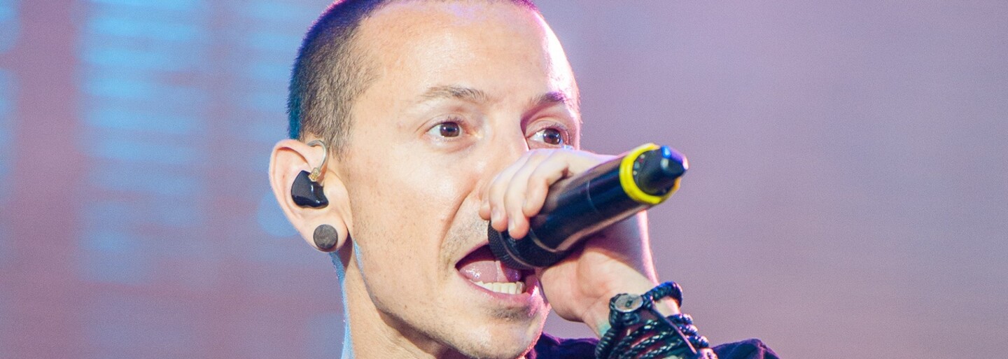 Před sebevraždou měl Chester Bennington perfektní náladu. Jeho manželka zveřejnila video, kde šíří radost a smích