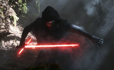 Predstaviteľ Kylo Rena prirovnal Epizódu VIII k Empire Strikes Back. Chváli režiséra a skvelý scenár Predstaviteľ Kylo Rena prirovnal Epizódu VIII k Empire Strikes Back. Chváli režiséra a skvelý scenár