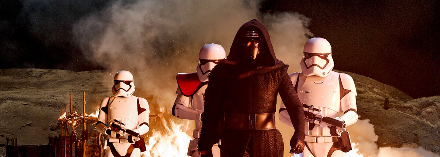 Predstaviteľ Kylo Rena prirovnal Epizódu VIII k Empire Strikes Back. Chváli režiséra a skvelý scenár