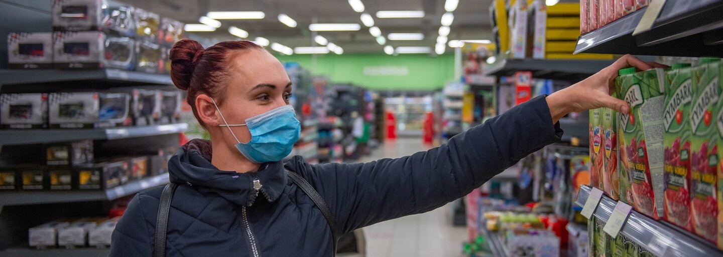 PŘEHLED: Jaké obchody mají i přes 28. říjen otevřeno?