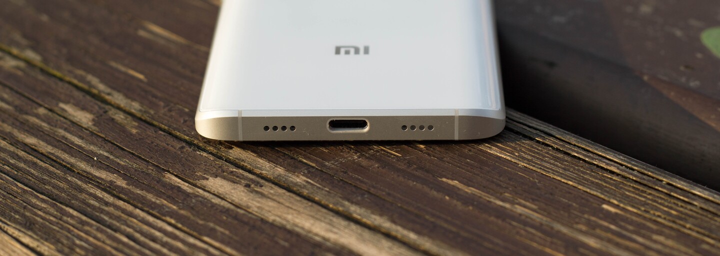 Prémiové materiály, moderný hardvér a stále priaznivá cena. Aký je smartfón Xiaomi Mi 5? (Recenzia)