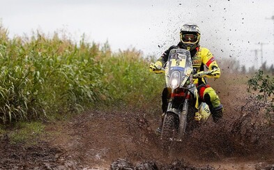 Prenes sa priamo na Rally Dakar očami Štefana Svitka. Náš jazdec baví fanúšikov videami či fotkami Prenes sa priamo na Rally Dakar očami Štefana Svitka. Náš jazdec baví fanúšikov videami či fotkami