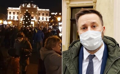 Preplnené vianočné trhy v Bratislave by primátor Vallo nikdy nepovolil. Neuprednostňujme zisk pred zdravím, varuje Preplnené vianočné trhy v Bratislave by primátor Vallo nikdy nepovolil. Neuprednostňujme zisk pred zdravím, varuje