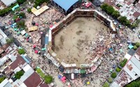 Pri býčom zápase v Kolumbii sa zrútil štadión. Niekoľko ľudí zomrelo a stovky sa zranili