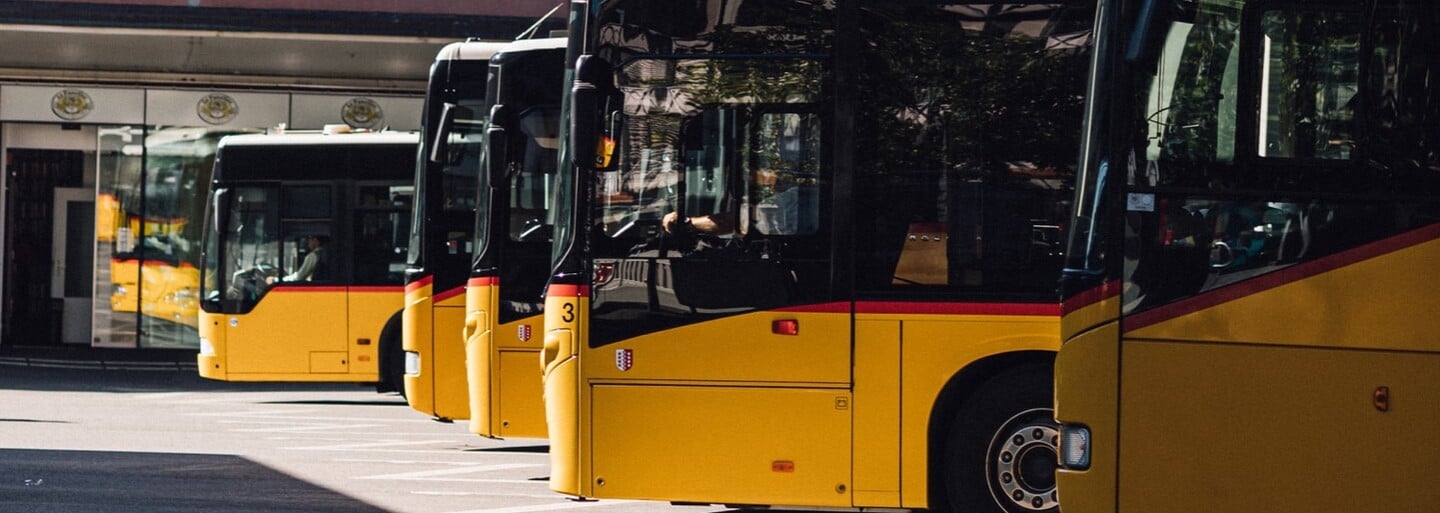Při nehodě autobusu v Bulharsku zemřelo nejméně 46 lidí. Mezi oběťmi jsou i děti