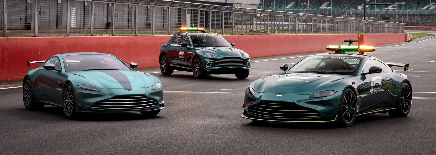 Pri príležitosti návratu značky Aston Martin do F1 spoznávame nový safety car aj špeciálny Vantage