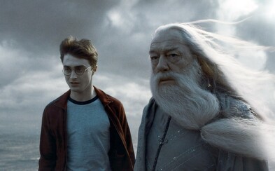 Príbeh Harryho Pottera je po 8. časti definitívne ukončený. Plánuje však Rowlingová skúmať čarodejnícky svet aj naďalej? Príbeh Harryho Pottera je po 8. časti definitívne ukončený. Plánuje však Rowlingová skúmať čarodejnícky svet aj naďalej?