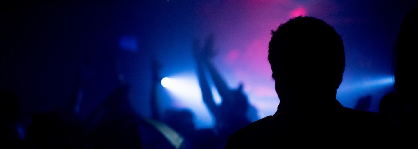 Přijď oslavit jaro do Klubovny 2. patro. Klubová noc We All slibuje ostřílené DJs a rytmus funku, soulu a rapu