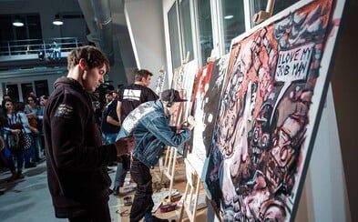 Přijďte v sobotu na finální klání ilustrátorů a buďte svědky nemilosrdného souboje štětců, fix, sprejů a digitálních tabletů Přijďte v sobotu na finální klání ilustrátorů a buďte svědky nemilosrdného souboje štětců, fix, sprejů a digitálních tabletů