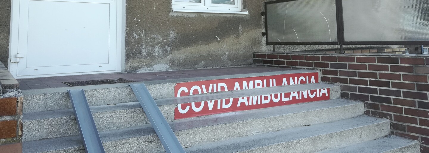 Primár kliniky, kde liečia COVID-19: Nemôžeme žiť v nepretržitom strachu, riziko vôbec nie je také veľké. Do leta sa nič nestane