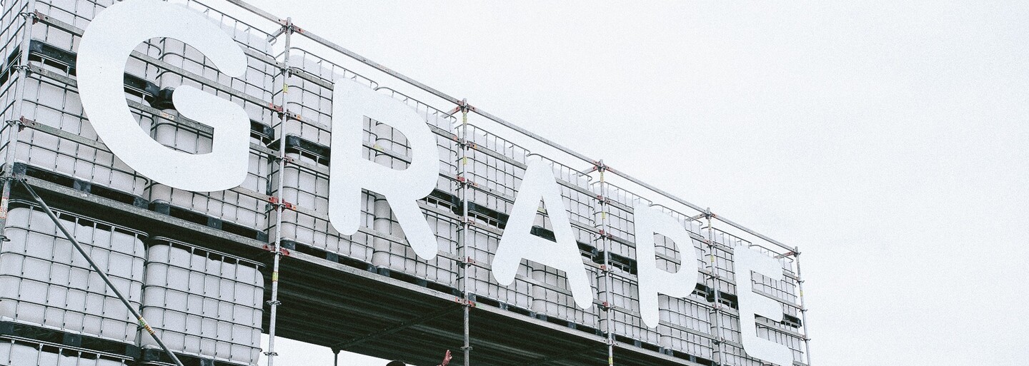 Prinášame ti Grape playlist s interpretmi na tento ročník. Vypočuj si cez Spotify známe hity či dosiaľ neobjavené klenoty