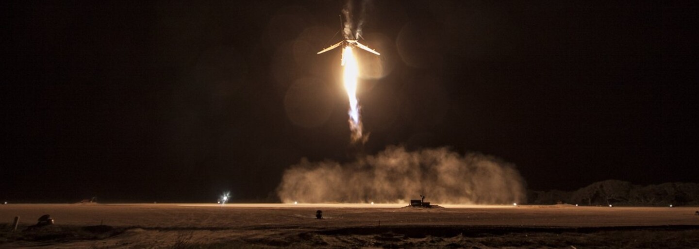 Príprava na Mars pokračuje. SpaceX sa podarilo druhýkrát pristáť s raketou Falcon 9 na pevnine