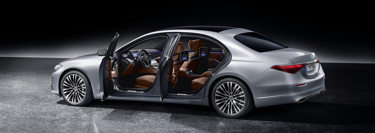 Privítaj kráľa! S-kový Mercedes-Benz s revolučnými vychytávkami posúva latku opäť vyššie a definuje nové štandardy
