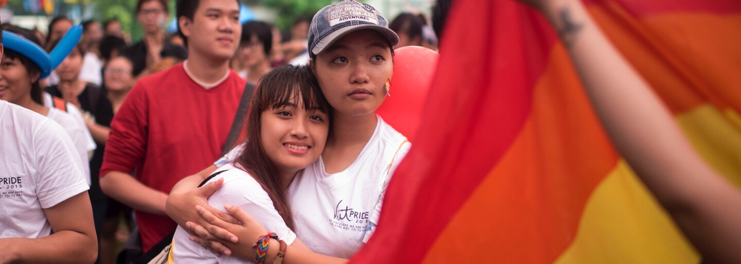 Pro Vietnam už homosexualita není nemoc. Nucené podstupování léčby postavil mimo zákon