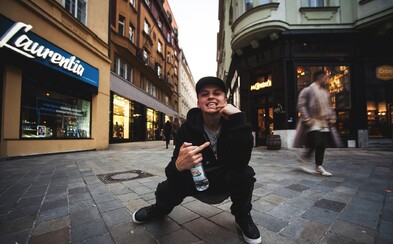 Producent Dalyb vás prevedie pilotným dielom nového videoseriálu, ktorý bude mapovať deň zaujímavých slovenských osobností Producent Dalyb vás prevedie pilotným dielom nového videoseriálu, ktorý bude mapovať deň zaujímavých slovenských osobností