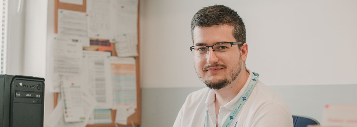 Prvá prehliadka u urológa: bude to bolieť, treba sa pred vyšetrením oholiť alebo vyprázdniť? Lekár vysvetľuje, ako sa pripraviť