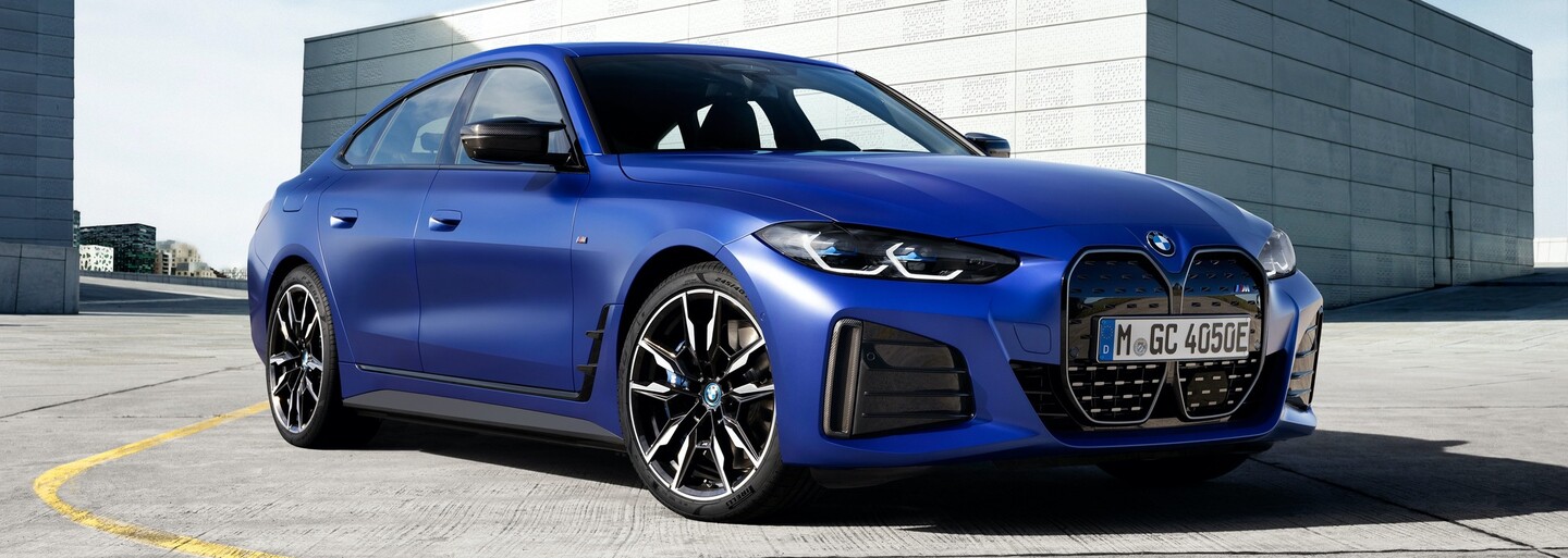 První elektrické BMW M je na světě, má 544 koní a obrovský panel s displeji