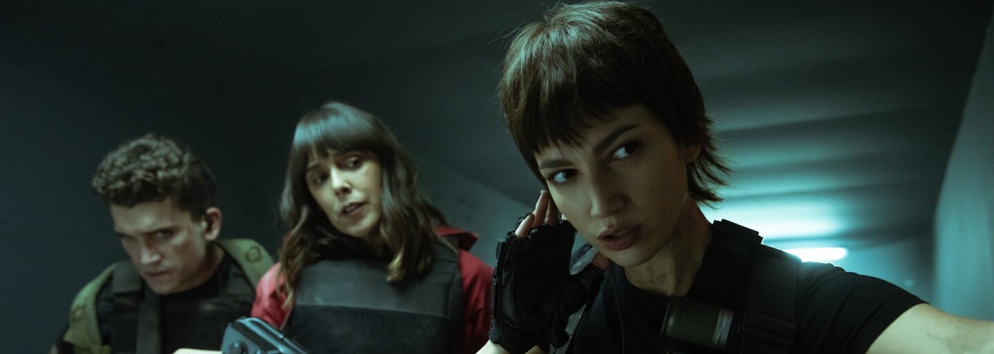 Prvé obrázky z 5. série Money Heist vnadia na samovražednú misiu. Prežije niekto z Professorovho tímu príchod armády?