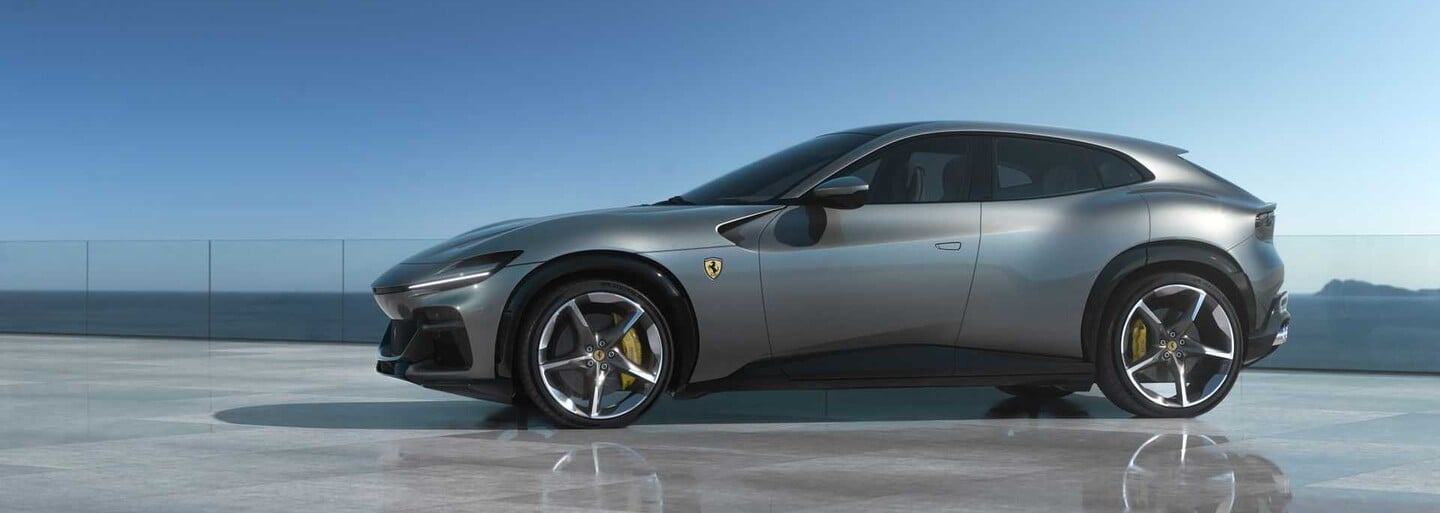 Prvé SUV od Ferrari je realitou. Purosangue má samovražedné dvere a 725-koňový motor V12