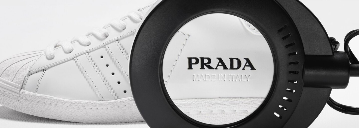První záběry luxusní spolupráce Prada x adidas jsou venku