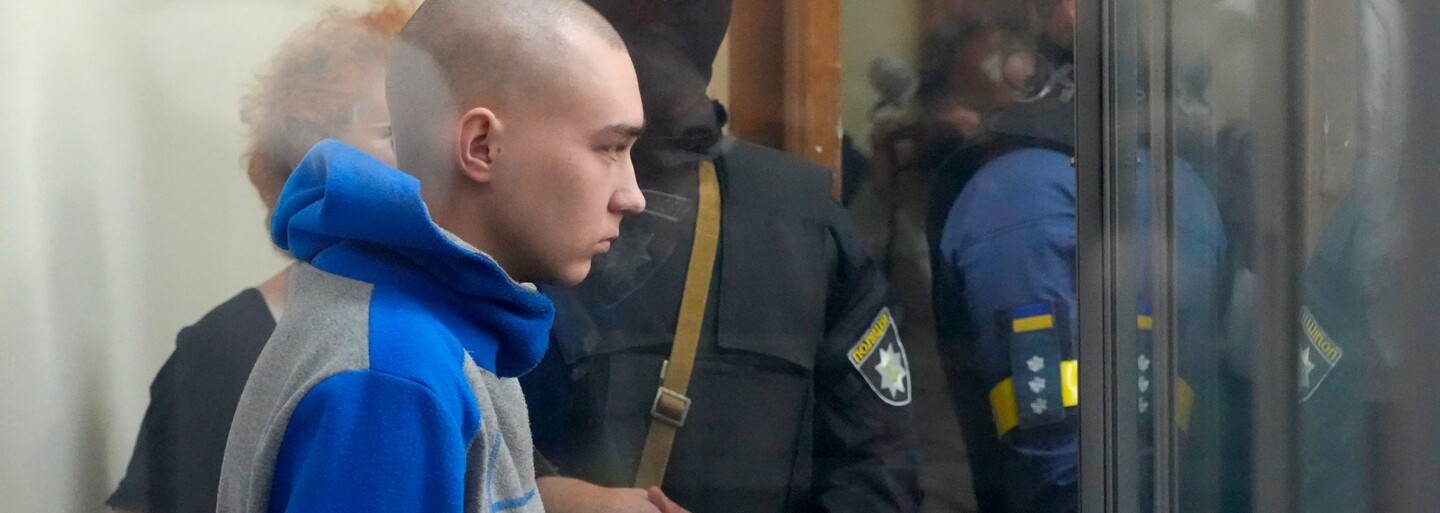 První soud s ruským vojákem na Ukrajině: Vadim Šišimarin se přiznal k vraždě civilisty