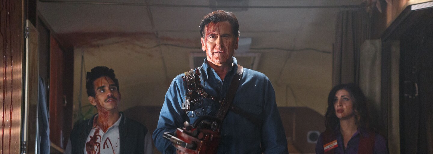 Prvý klip pre Ash vs Evil Dead je plný sexu a humoru, v práci si ho rozhodne nepúšťajte
