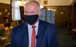 Prymula baví reakčními videy na Twitteru. Chce si zazpívat s Šídlem