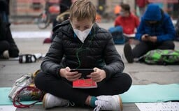 Psycholožka Viewegová: Sociální sítě zkreslují realitu, budují falešné sebevědomí, vytváří iluzi vlastní výjimečnosti (Rozhovor)
