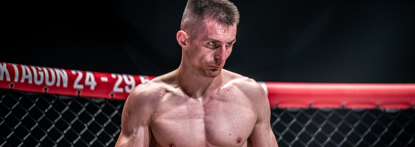 Putin je zločinec, má rodina na Ukrajině slyšela výbuchy hned první den války, říká český MMA zápasník Andrej Kalašnik (Rozhovor)