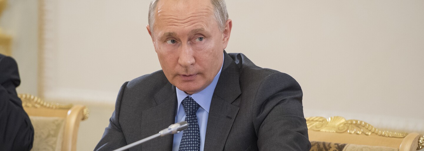 Putin udělil agentům za útok ve Vrběticích řád Hrdiny Ruska, myslí si investigativní novinář Bellingcatu