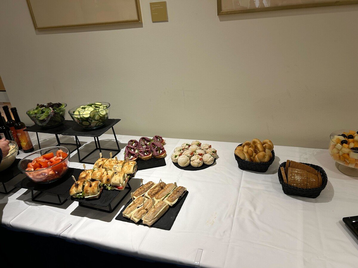 Catering ve štábu SPD.