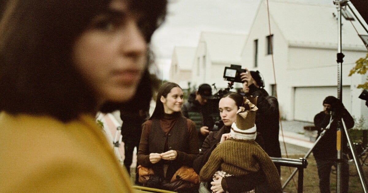 Byli jsme na natáčení jednoho z nejočekávanějších českých filmů roku 2026. Co nám prozradili tvůrci a herci?