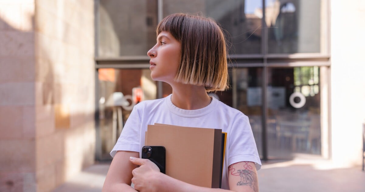 Duševní zdraví vysokoškoláků se zhoršuje. Zeptali jsme se studentů, studentek i univerzit, jak s tím bojují