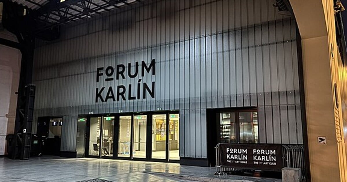 VIDEO: Maturák pražské střední skončil rvačkou. Škola má přitom připravovat žáky na práci v bezpečnostních složkách