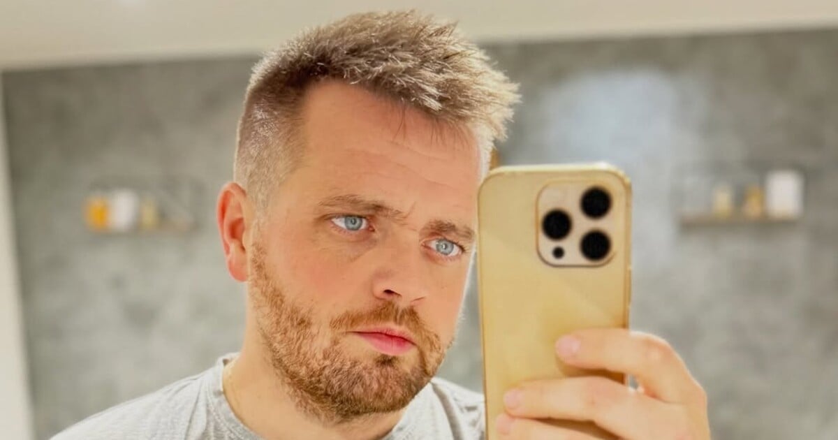 Hudební svět přišel o silný hlas. Zpěvák Adam Urban zemřel při nehodě na dálnici