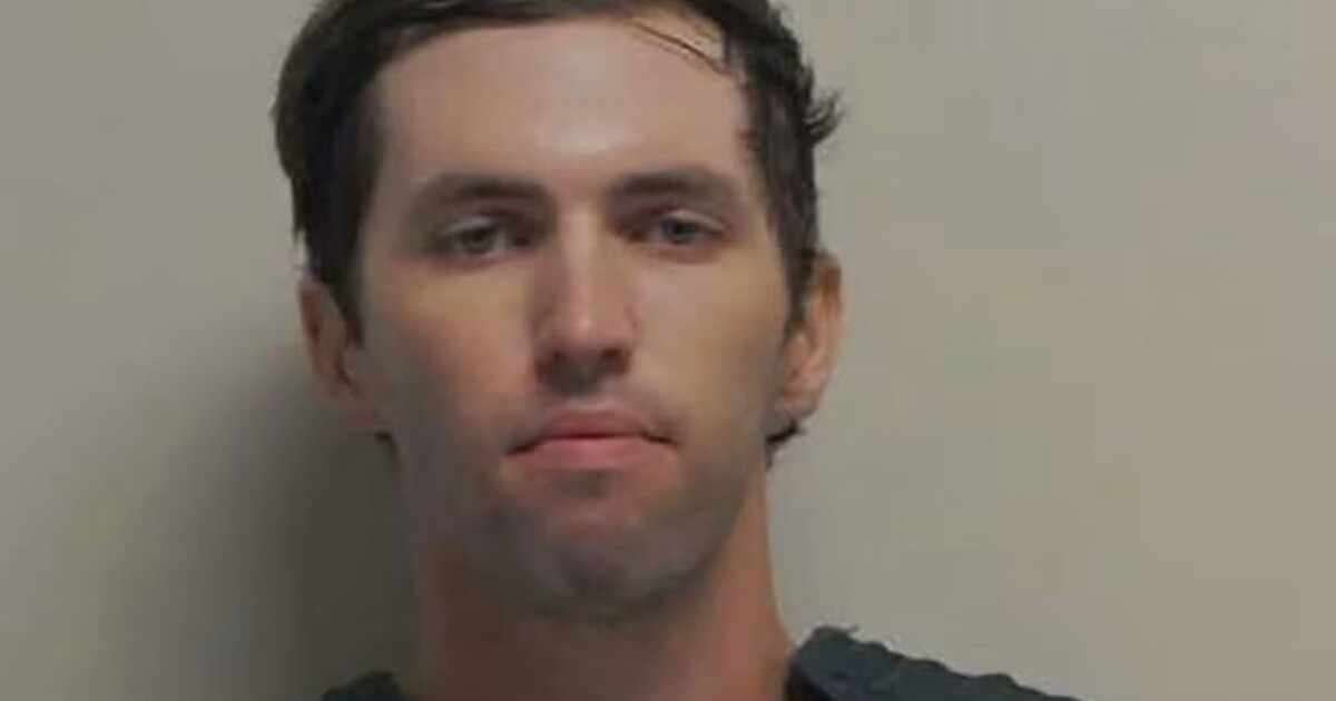 Unikly poslední textové zprávy atentátníka na Charlieho Kirka. Spolubydlícímu psal o plánech na vraždu