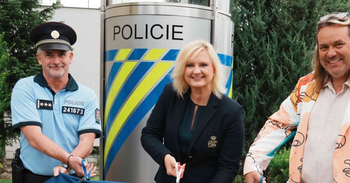 VIDEO: Přestupek nebo trestný čin můžeš hlásit v „policejní budce“. Policie ve Středočeském kraji představila nový POL POINT
