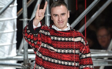 Raf Simons vstupuje do struktur značky Prada v pozici pravé ruky dědičky impéria Raf Simons vstupuje do struktur značky Prada v pozici pravé ruky dědičky impéria
