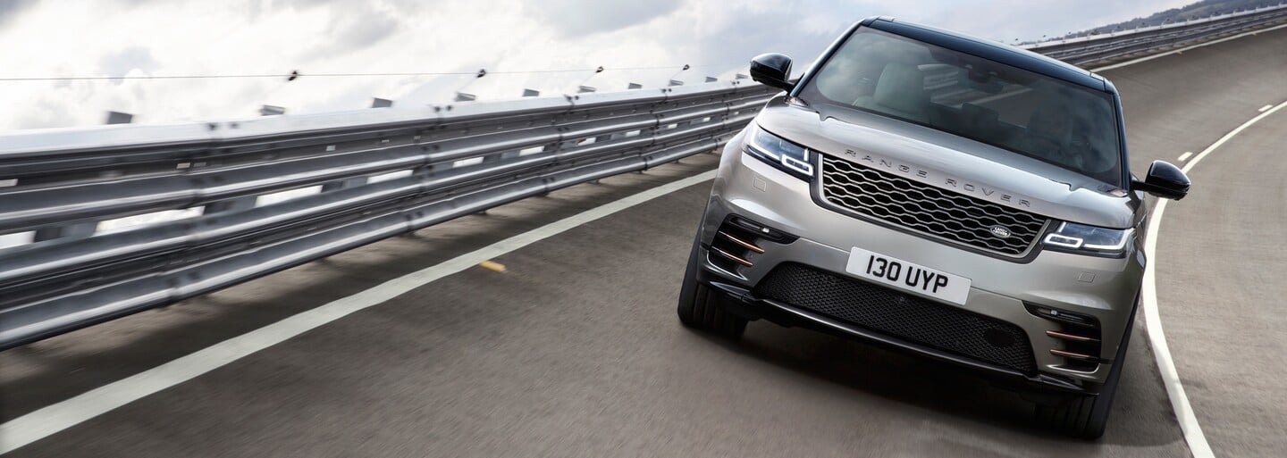 Range Rover fascinuje. Zcela nový Velar zaujme nádherným exteriérem a famózním interiérem
