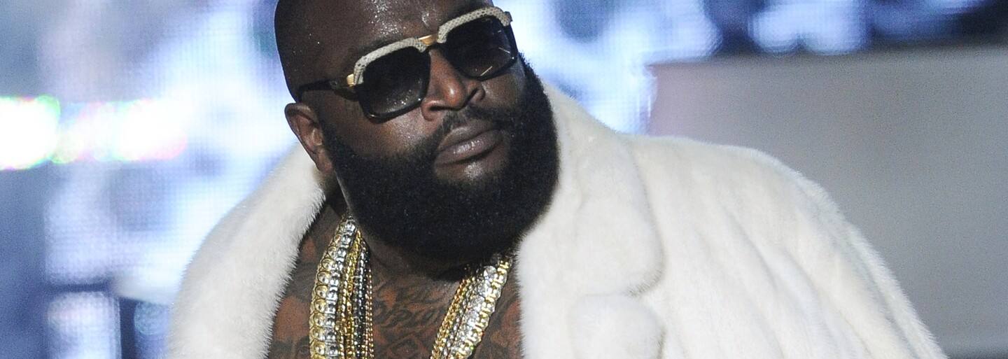 Raper Rick Ross si sám seče trávník na svém obřím pozemku, díky tomu ročně ušetří 1 milion dolarů