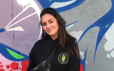 Raperka Fejbs posiela odkaz všetkým hnusným a lacným ženám, ktoré robia nechutné veci Raperka Fejbs posiela odkaz všetkým hnusným a lacným ženám, ktoré robia nechutné veci