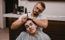 Raperov strihajú za storky na Instagrame, sú úchylní či spomalení. Zrebný & Frlajs parodujú typy barberov