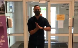 Rapový song o Covid-19 od učiteľa na košickom gymnáziu ti odpáli dekel. Nieže budeš hejtovať a nervy robiť tu, odkazuje