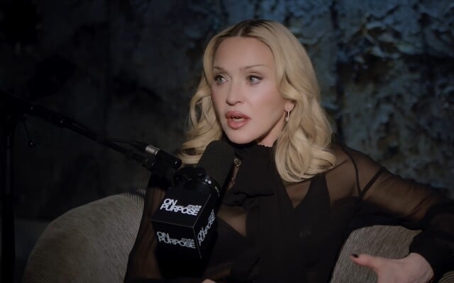 Madonna sa vraj stretla so svojou zosnulou matkou počas umelého spánku. Tvrdí, že ju motivovala k zmene života